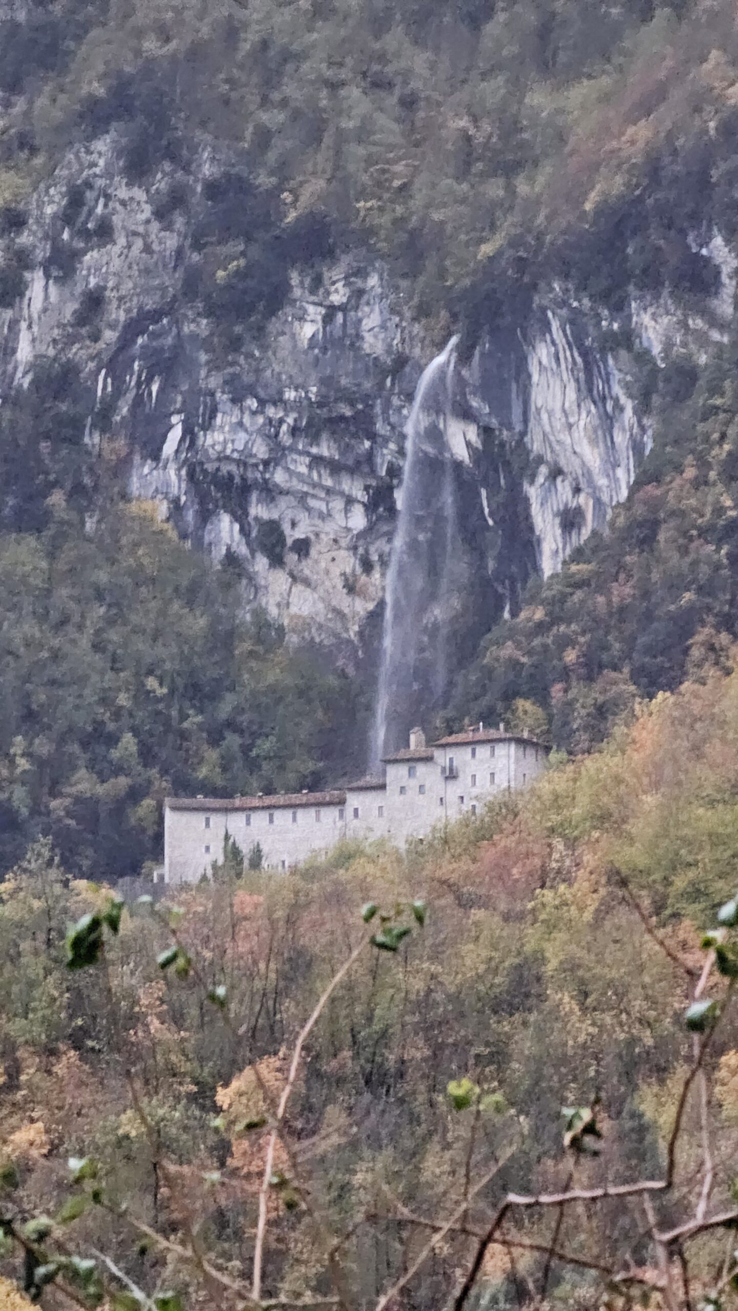 "La Piscia dei frati" Eremo di S. Girolamo - Scheggia e Pascelupo